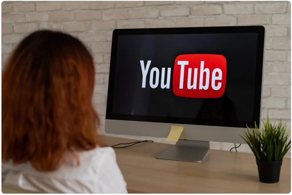 Ilustracja: Wideo marketing sklepu internetowego - jak zaplanować filmy pomagające sprzedawać